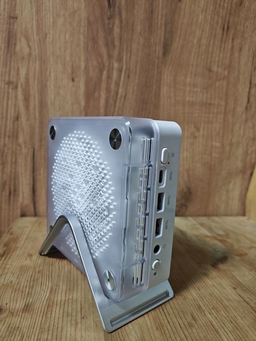 MiniPC Genmachine R7 8840U SSD 512Gb DDR5 32gb