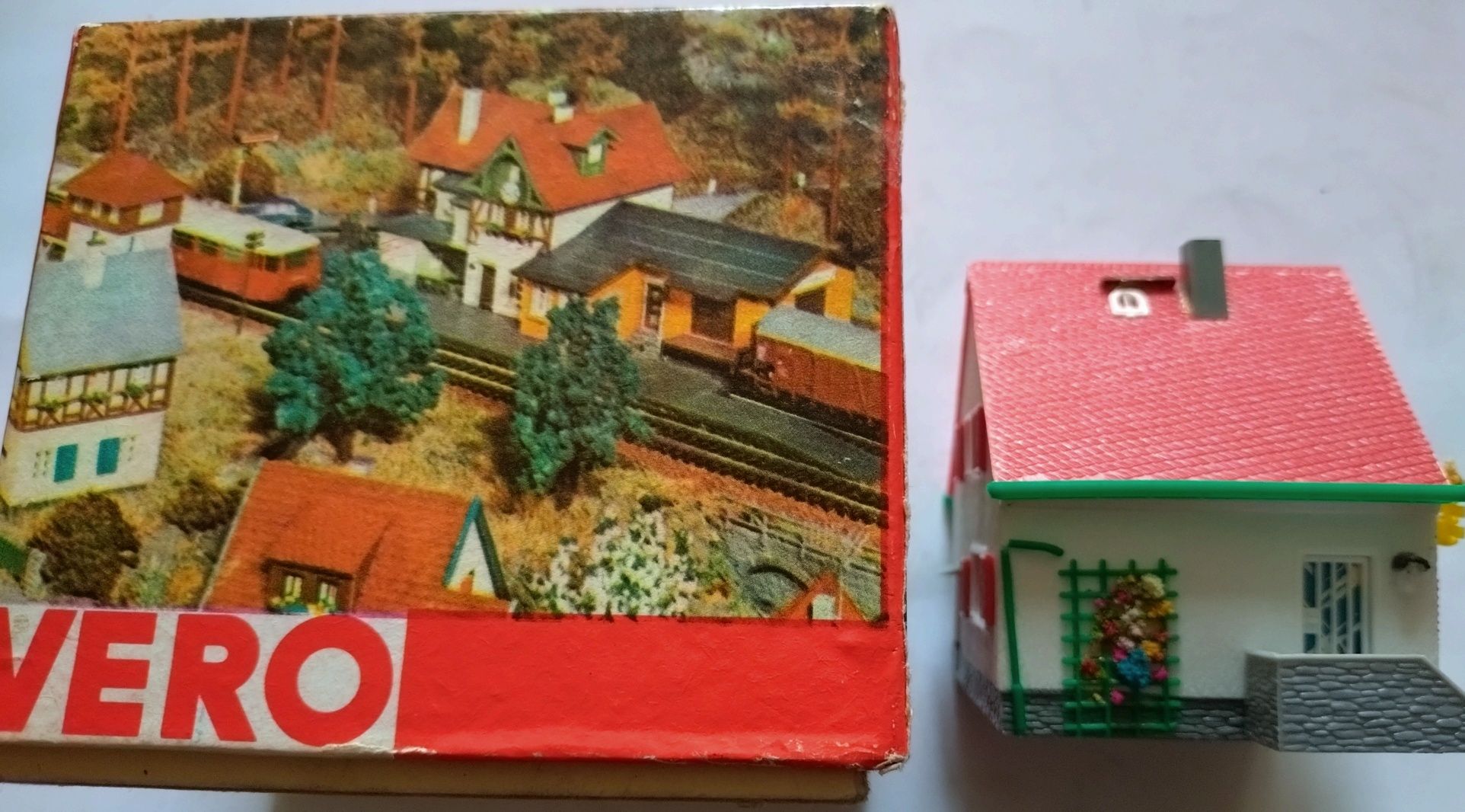 Domek jednorodzinny. Model do kolejek Piko,TT i innych