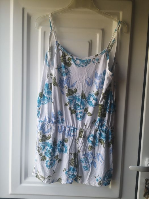 Macacão novo com etiqueta