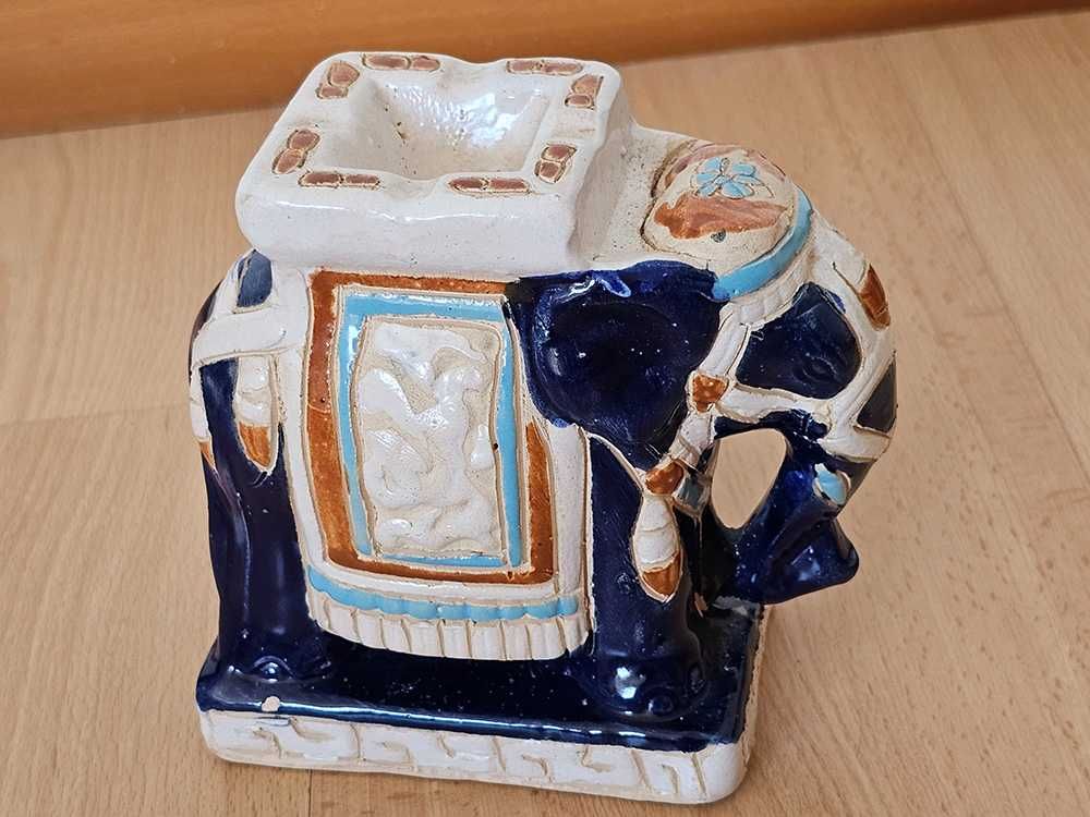 Elefante de porcelana chinesa