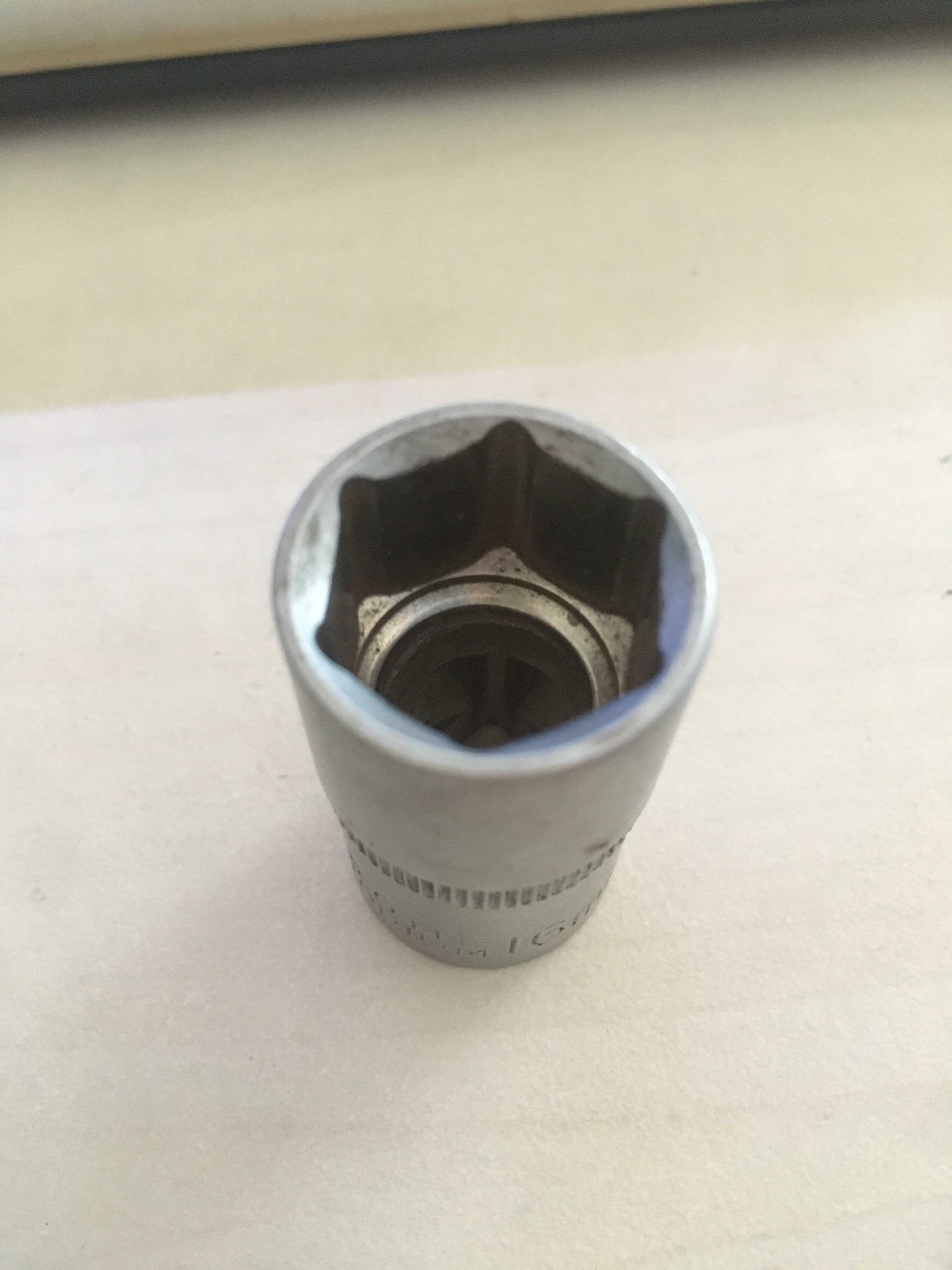 Klucz nasadowy nasada nasadka 16mm 1/2"