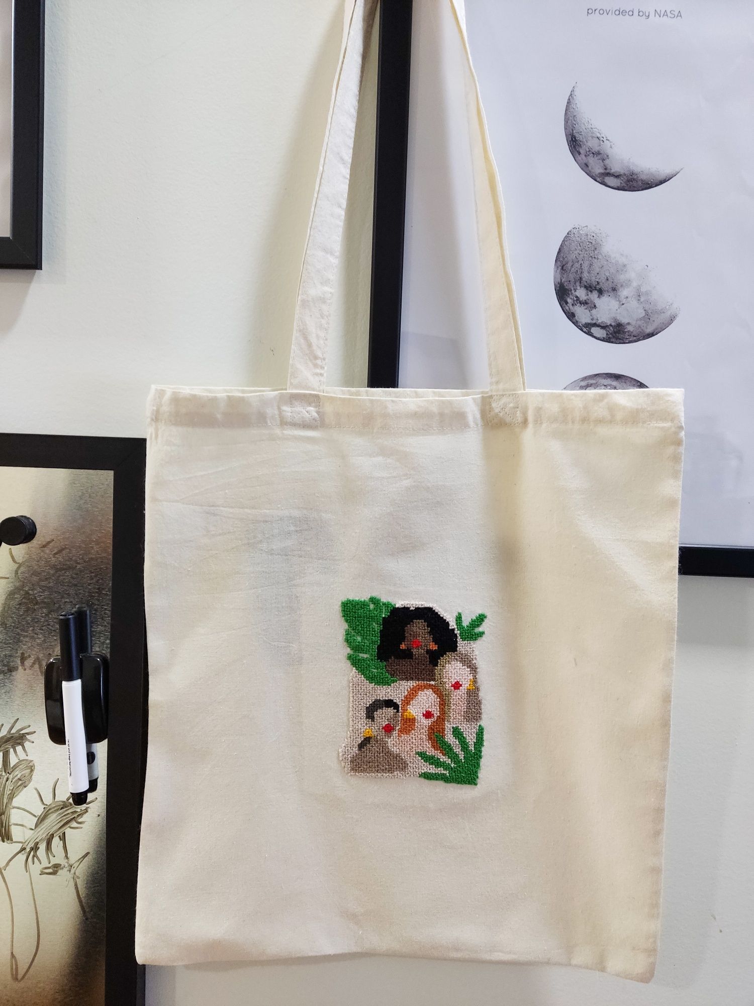 Tote bag com bordado a ponto cruz