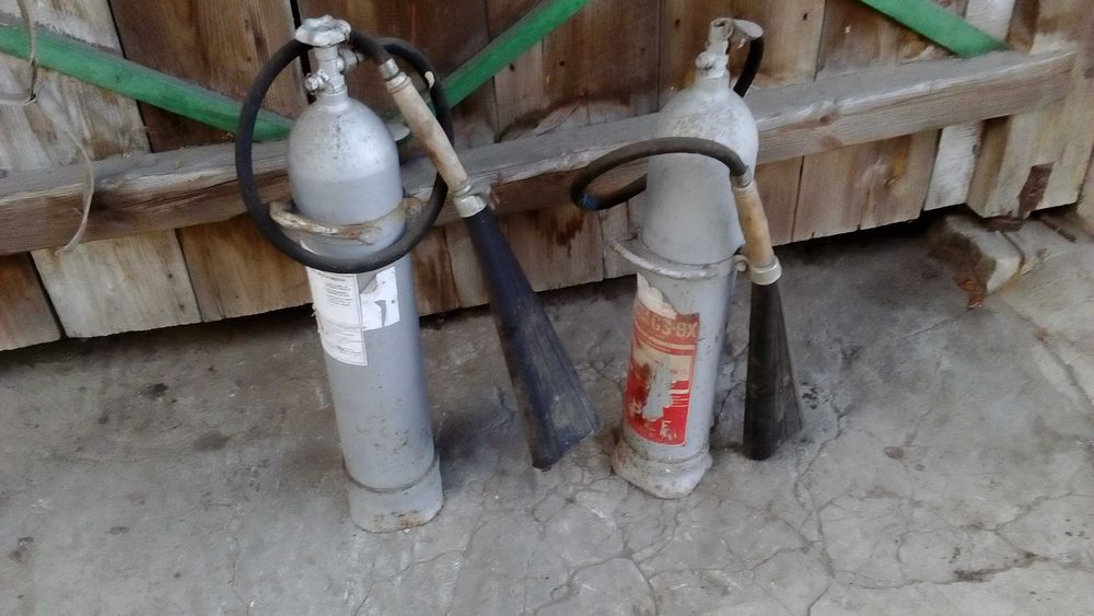 Butle po gaśnicach śniegowych