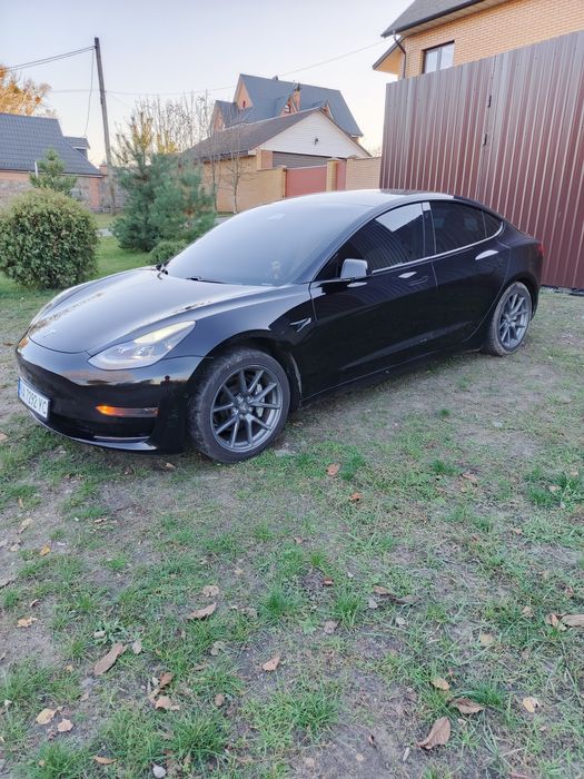 Tesla model 3 2021