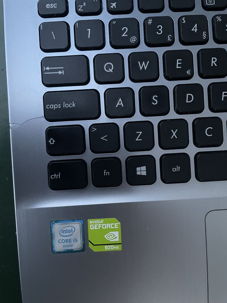 Computador portatil asus