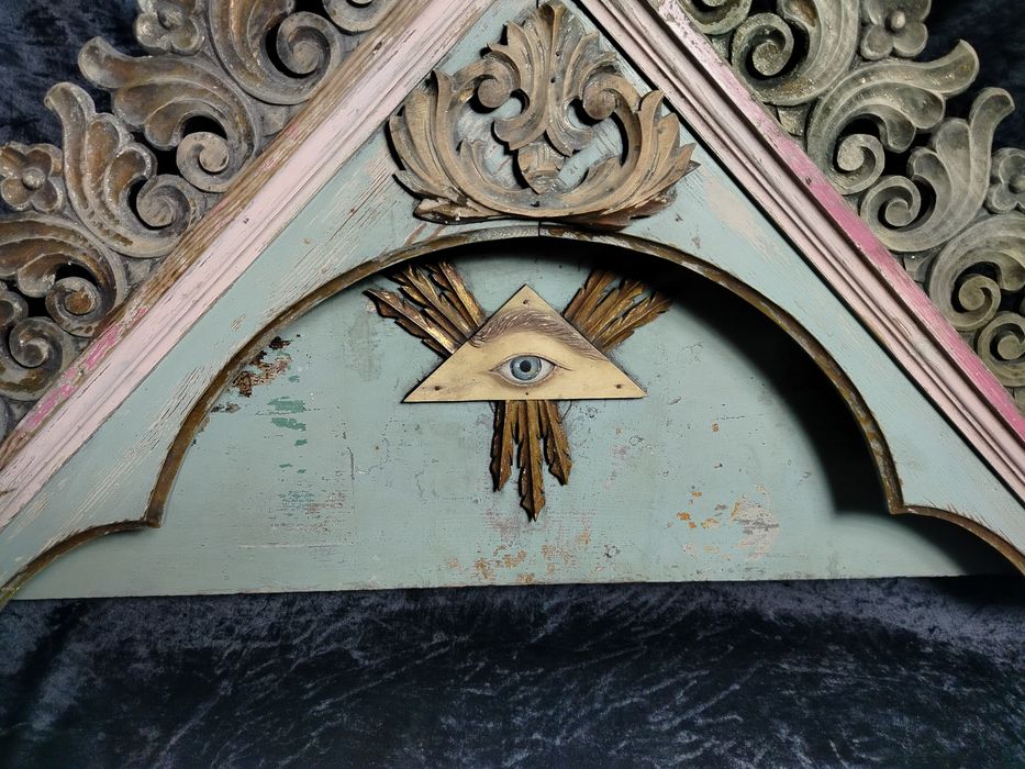 Stary drewniany element ołtarzowy oko opatrzności