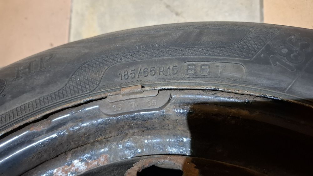 Felgi stalowe z oponą zimową 185/65/R15 z Renault Scenic