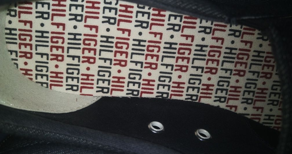 Tommy Hilfiger р.41 стельки-27см летние спилоны мужские