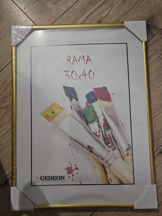 Ramki złote 30x40 nowe i używane 8 sztuk