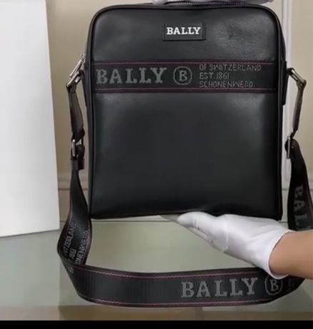 Продам шкіряну сумку на плече Bally кожаная мужская сумка