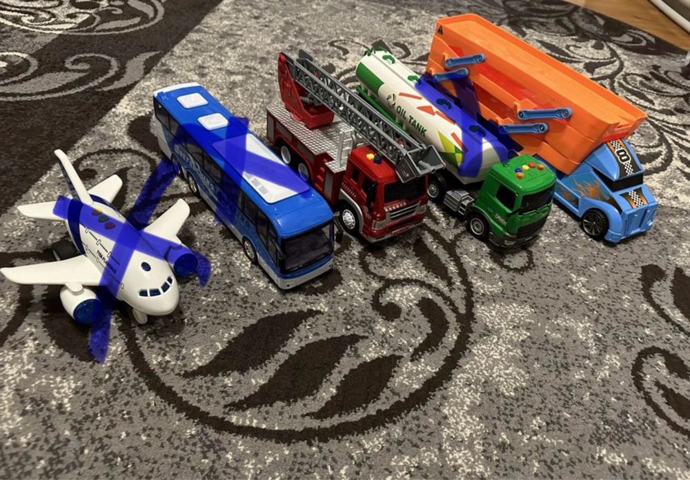 Машинки, автобус, літак, пожежна