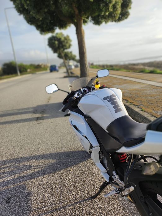 Yamaha yzf 125 r