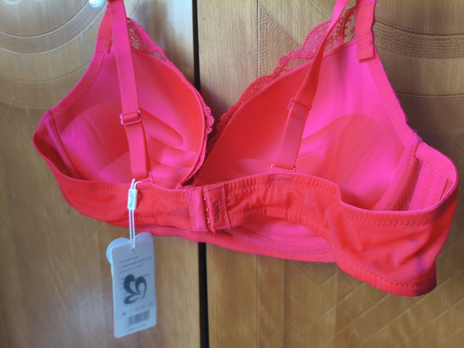 Бюстгальтер на чашку Д,об'єм 100