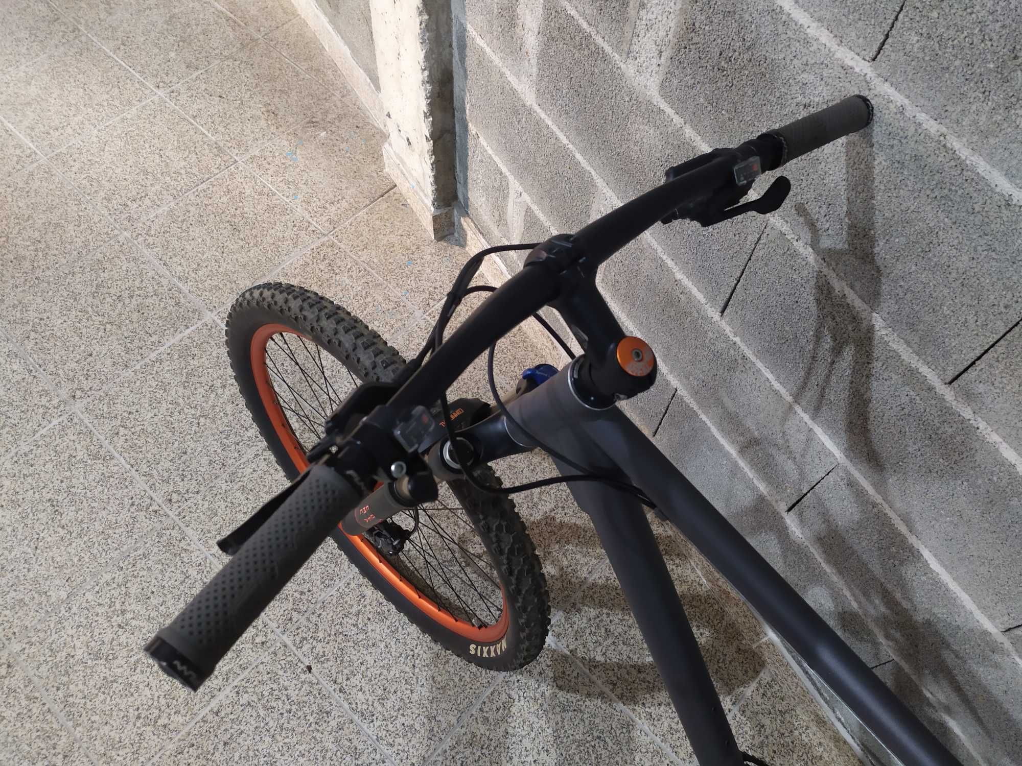 Bicicleta hardtail Berg/Commencal