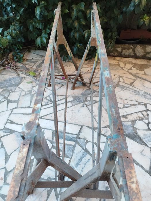2 cavaletes em ferro para Serralharia