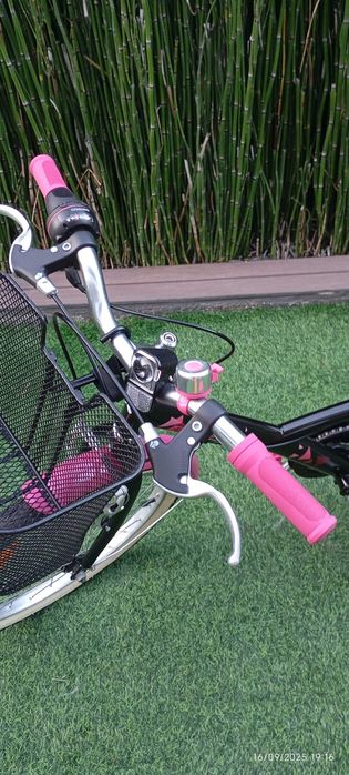 Bicicleta de Criança praticamente NOVA