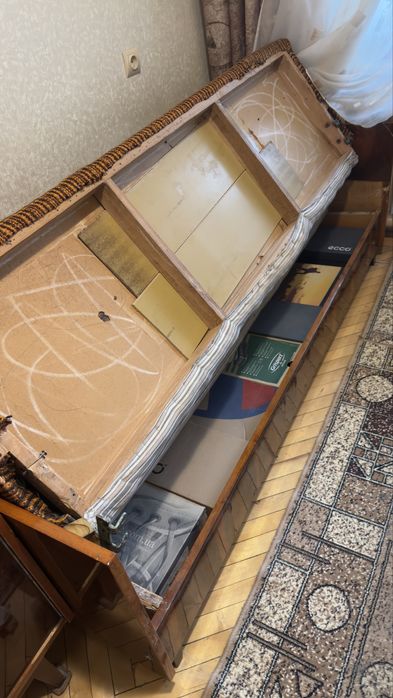 Продам. Диван книжка