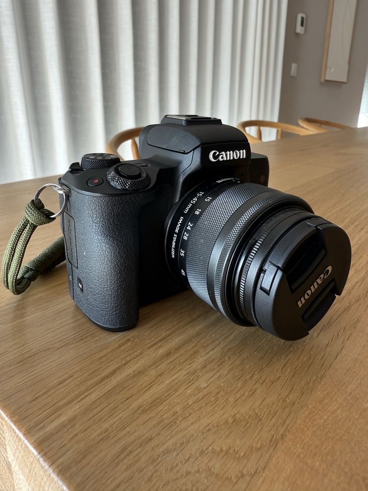 Camera Canon EOS M50