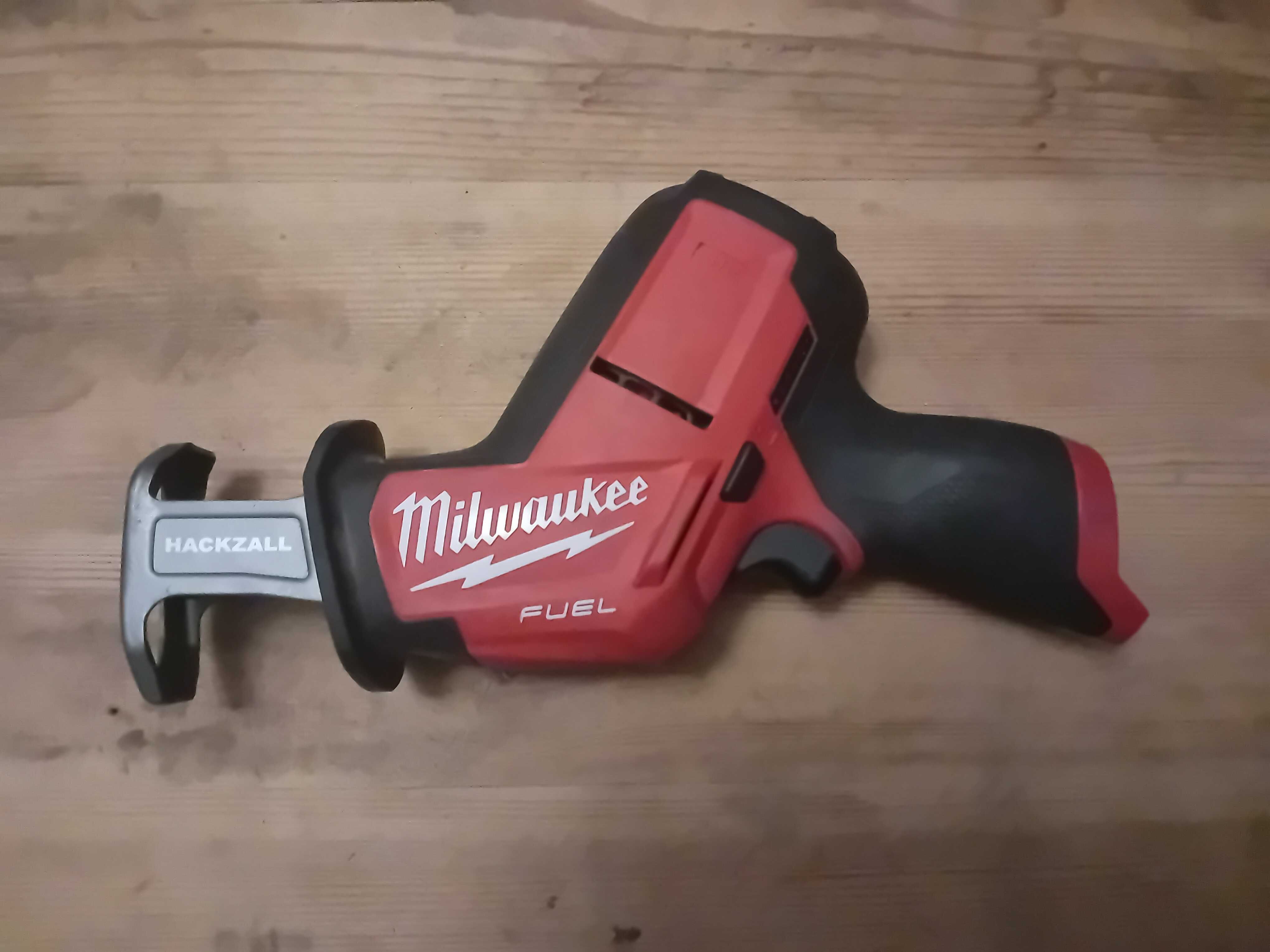 Milwaukee M12CHZ-0 kompaktowa piła szablasta "lisica"