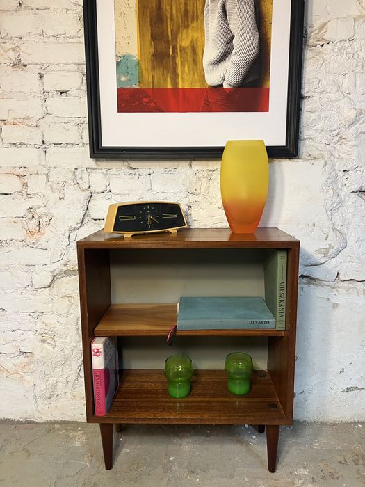 Piekna mała biblioteczka vintage retro prl