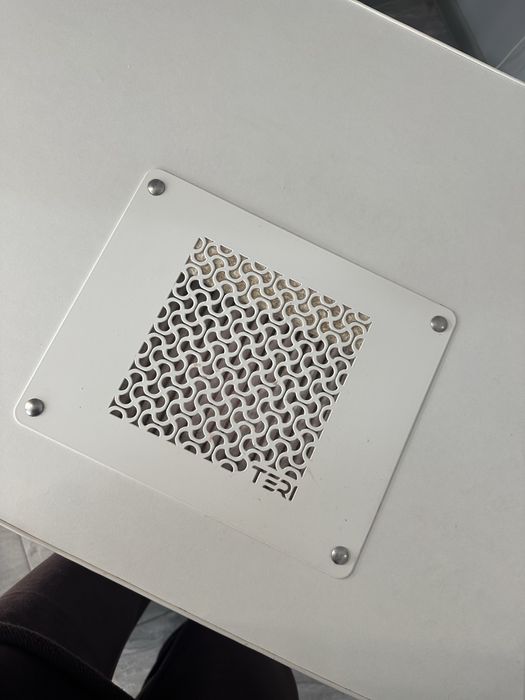 Стол маникбрный с вытяжкой