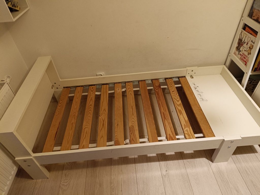 Łóżko IKEA rosnące z dzieckiem.