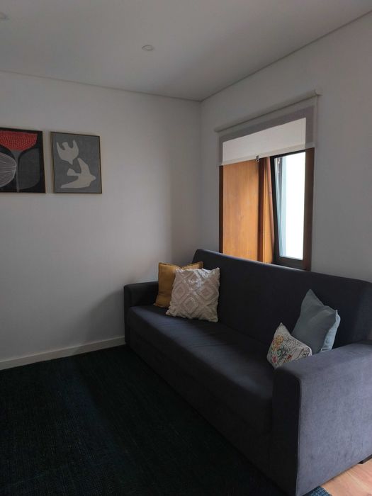 Aluga-se andar-moradia ao Covelo com pátio e lavandaria exterior