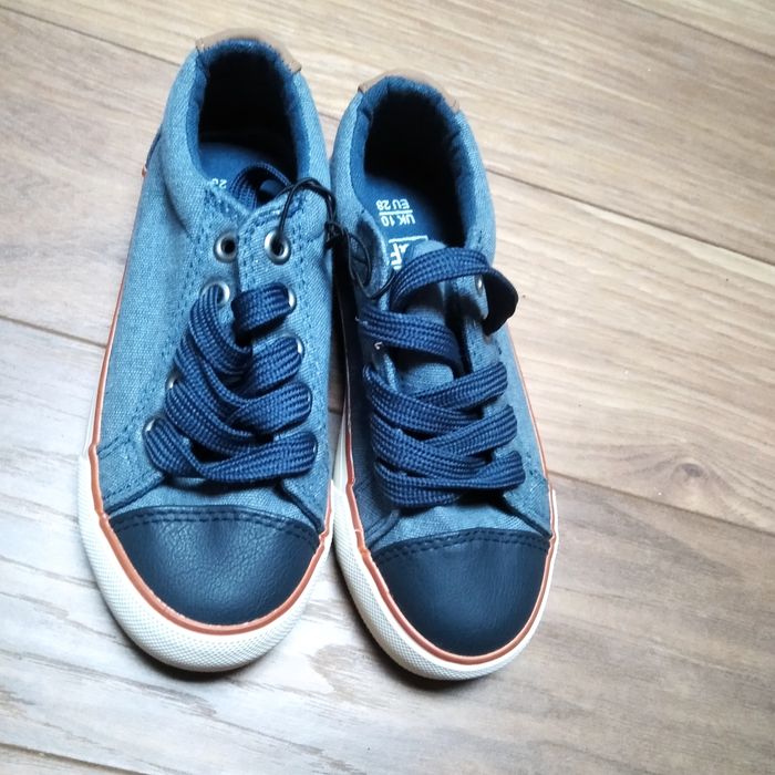 Nowe tenisówki r. 28