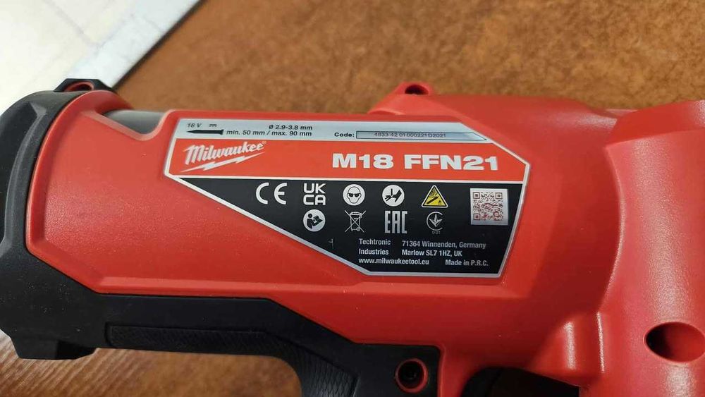Gwoździarka 90mm M18 FFN21-0C Milwaukee