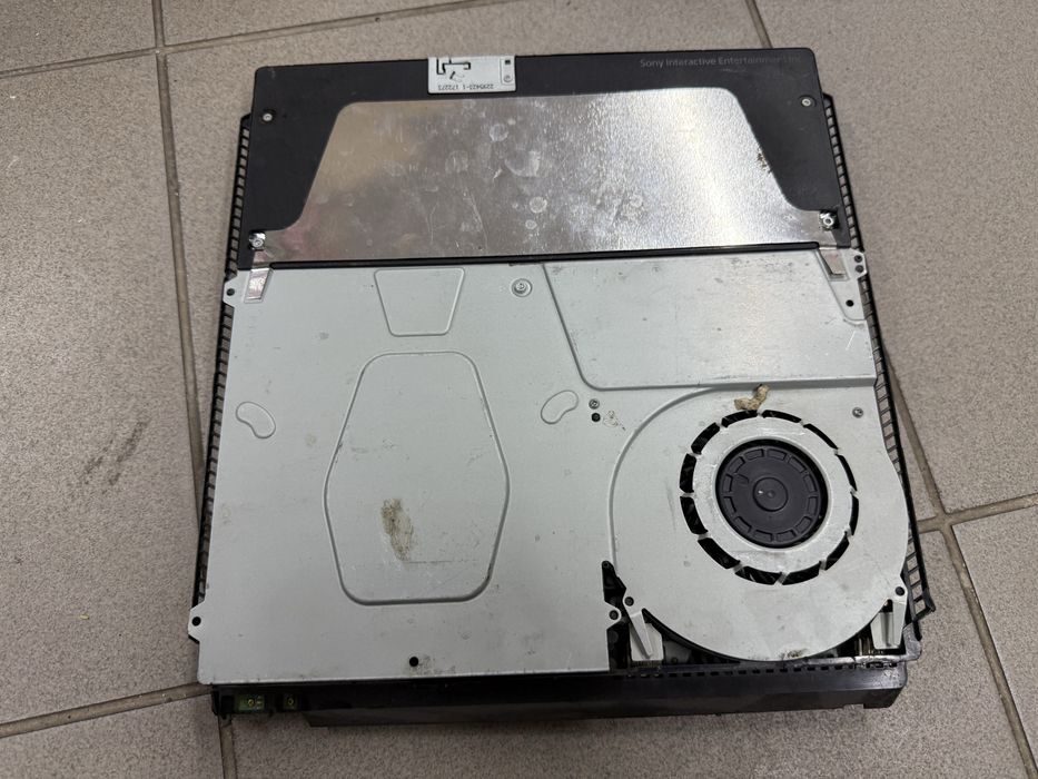 PlayStation 4 PS4 Slim uszkodzona zwloki