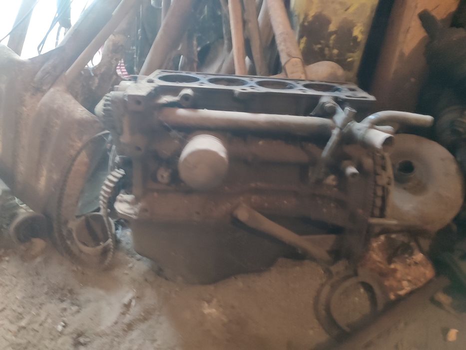 Нижня частина мотора Ford escort 89р