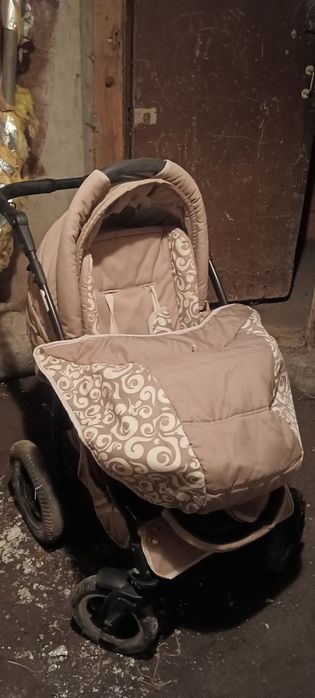 Віддам безкоштовно коляску та велосипед