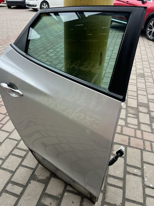 Дверка задня права Hyundai ix35