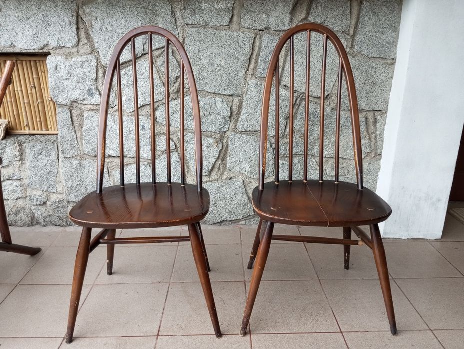 Krzesła, dwie sztuki