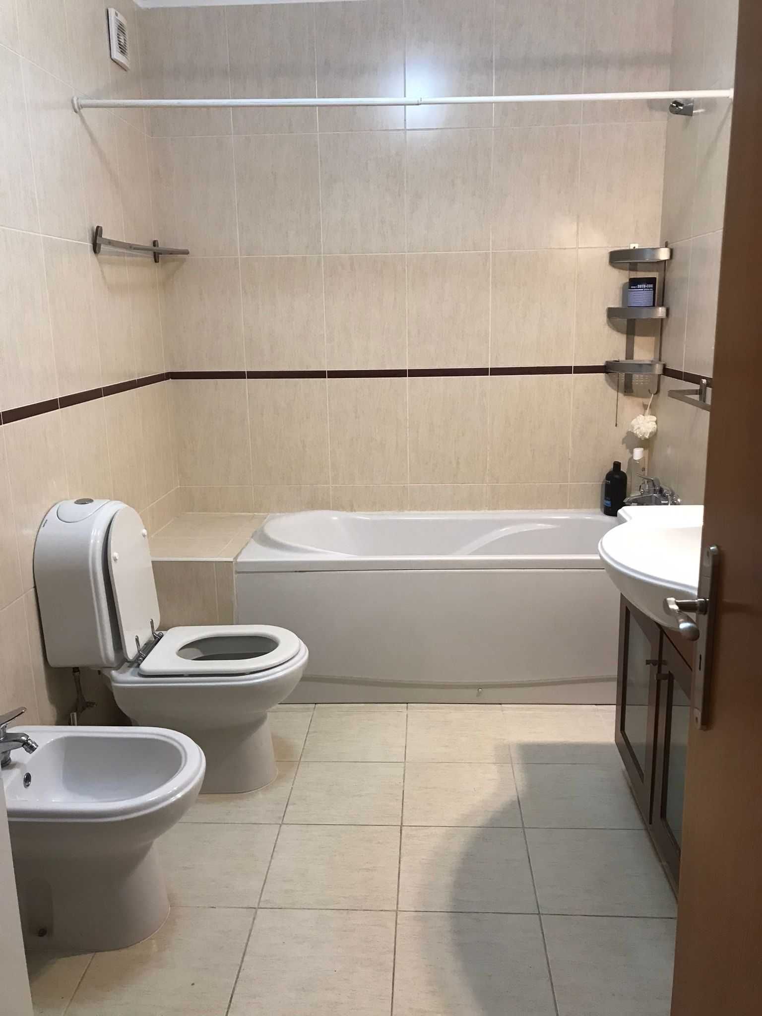 Aluga-se Quarto no Centro de Aveiro - Entrada Imediata