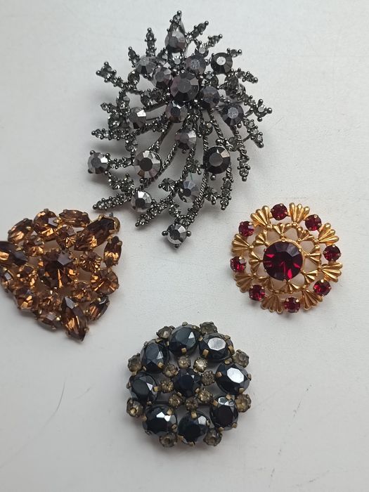 Продам вінтажні брошки