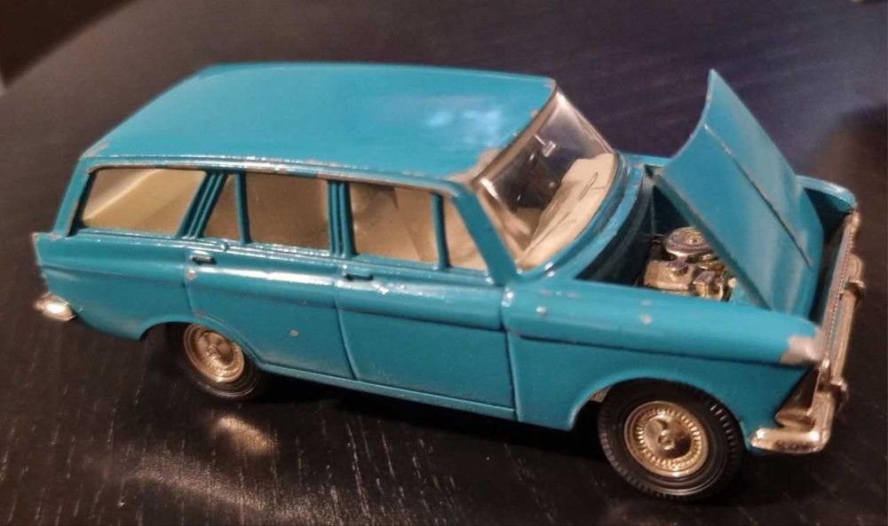 Model Moskwicz 427 1:43 (ZSRR)