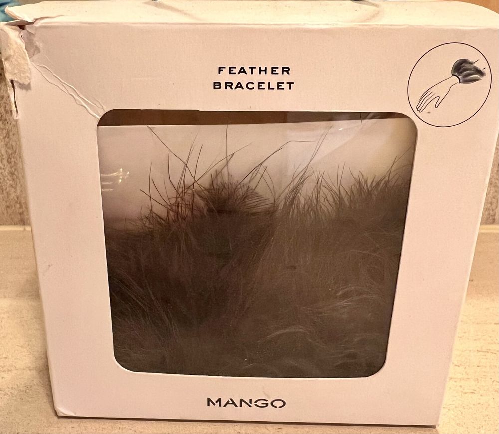 Pulseiras em pêlo castanho da Mango