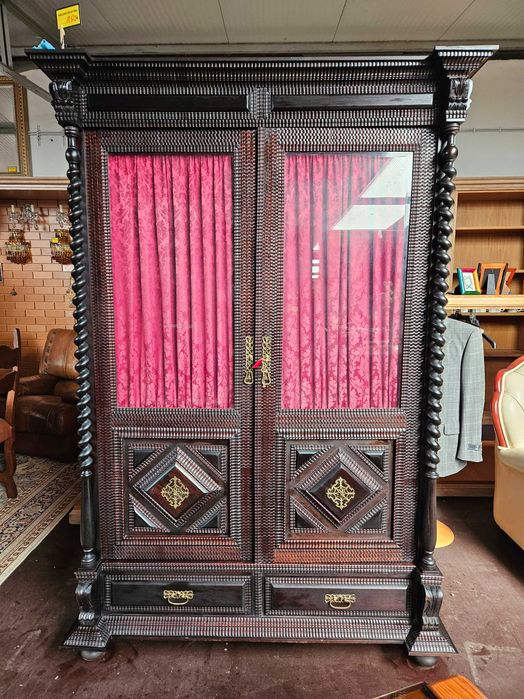 Excelente livreiro antigo em madeira maciça - Muito bom estad