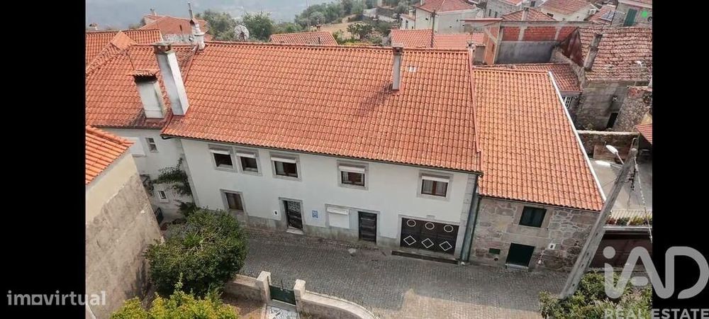 Casa / Villa T6 em Infias de 390,00 m2