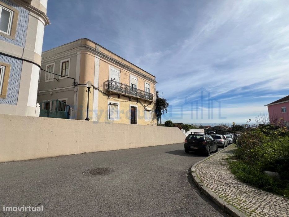 Prédio no Beato com vista para o Rio Tejo
