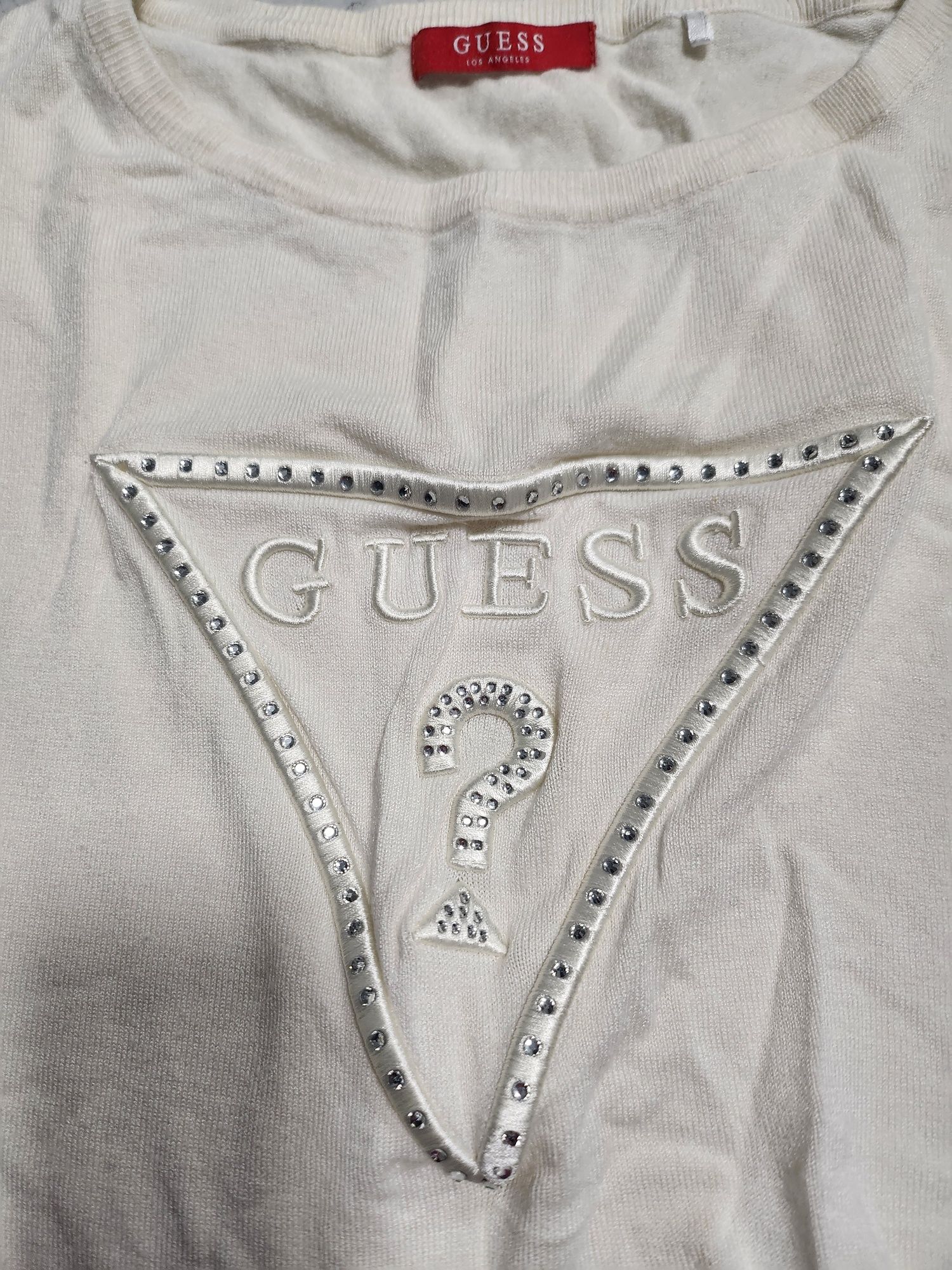 Sweterek biały marki GUESS