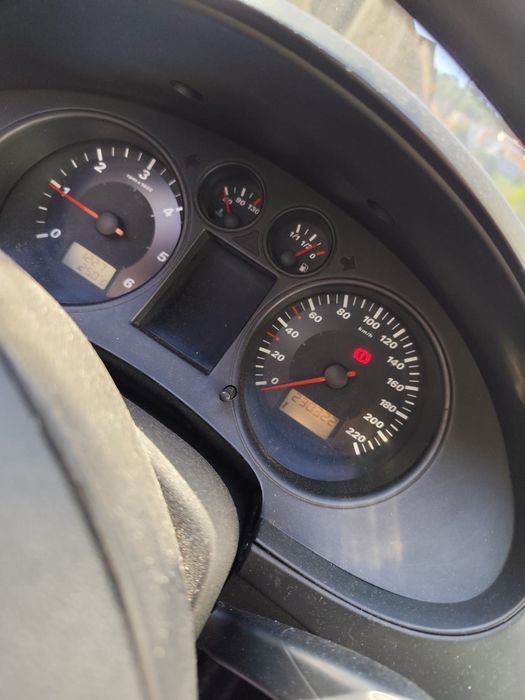 SEAT Ibiza 6 l TDI 1400 carinha gasóleo