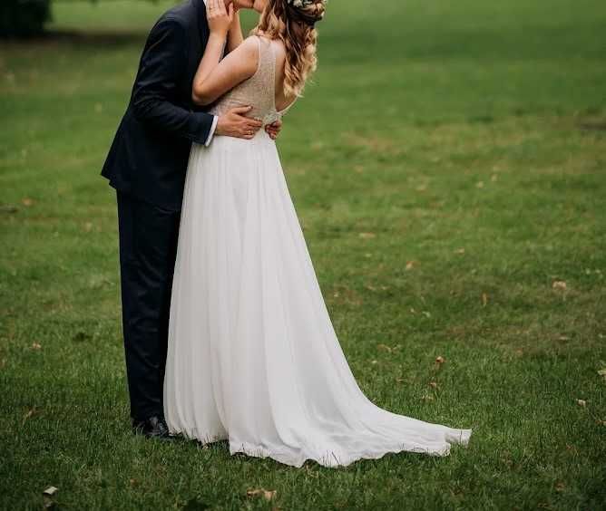 Suknia z trenem, litera A, rozm. 38