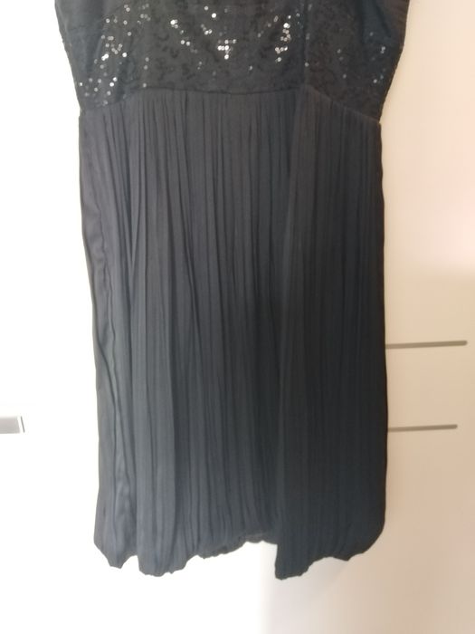 Sukienka klasyczna czarna