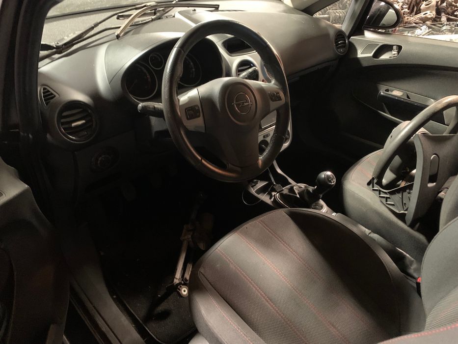 tablier Opel corsa D 1.3 cuti