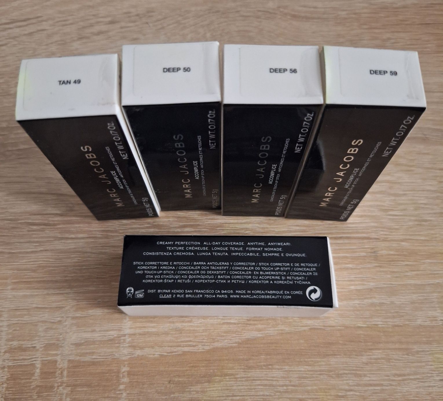 Nowy korektor I kredka w jednym Marc Jacobs kolor DEEP 56