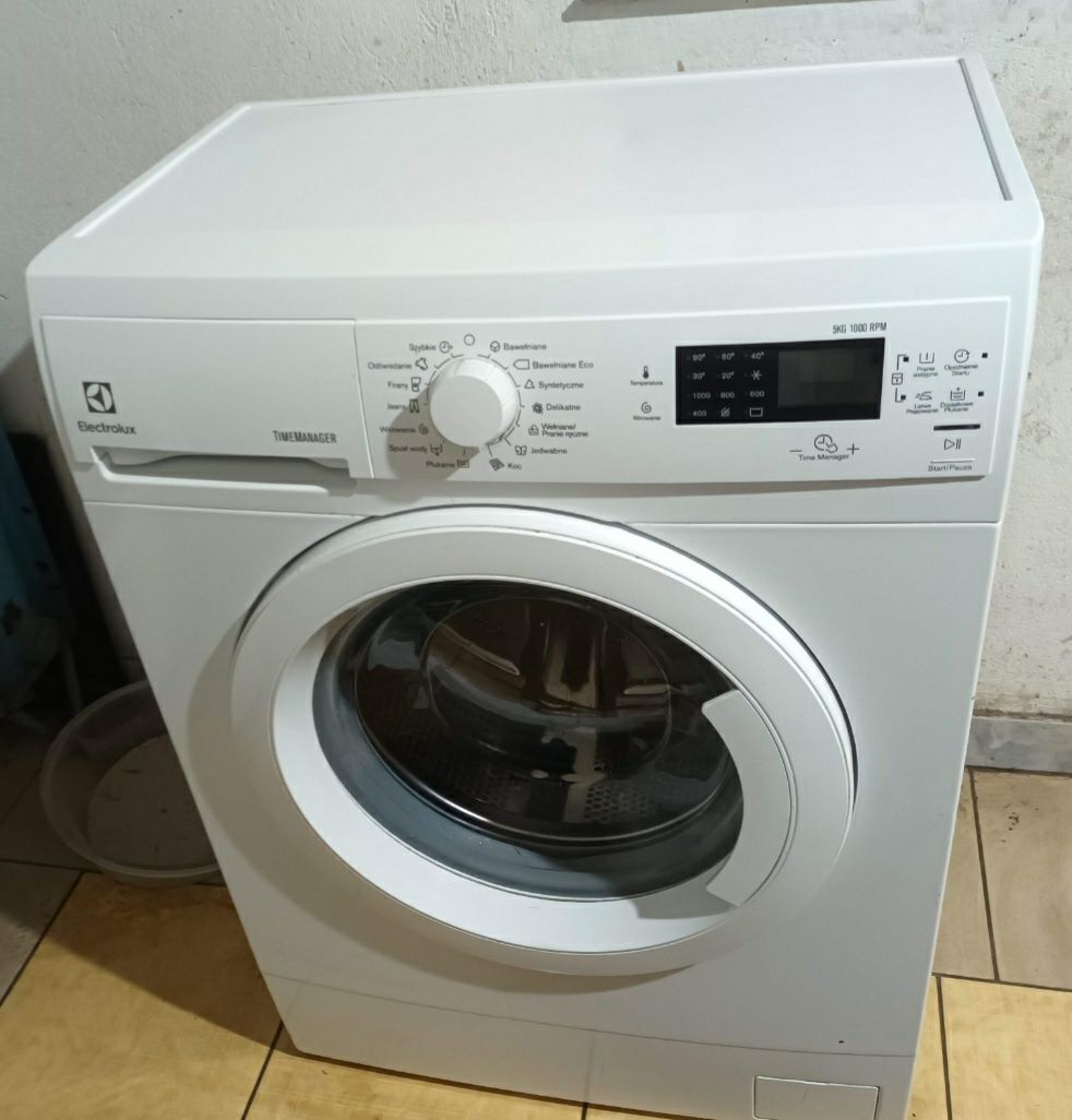 Вузька пральна машинка з Європи !