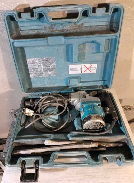 Młot wyburzeniowy Makita HM 1200B