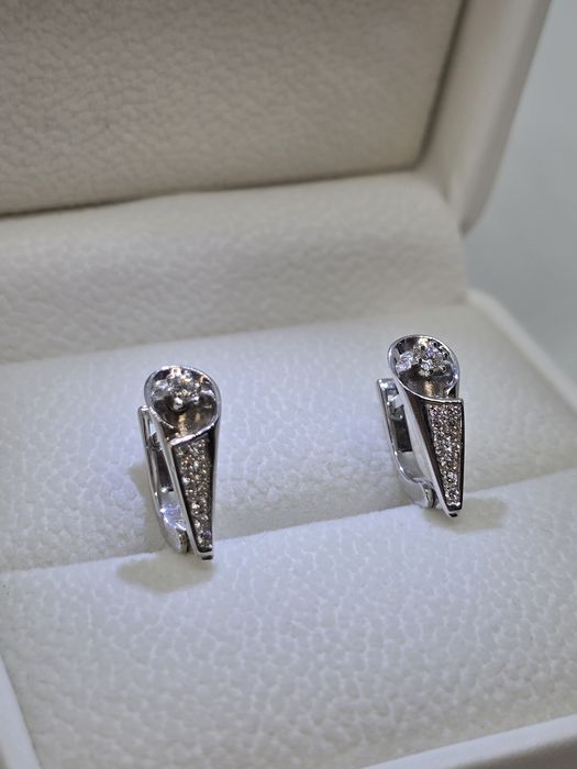 Золоті сережки з діамантами